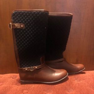 Tommy Hilfiger boots girl size 5 navyblue /brown.